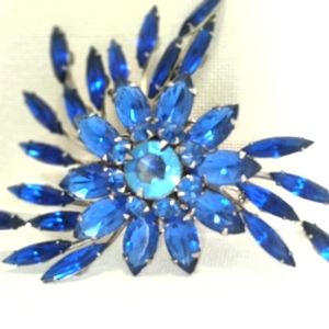 Vintage judy lee crystal brooch